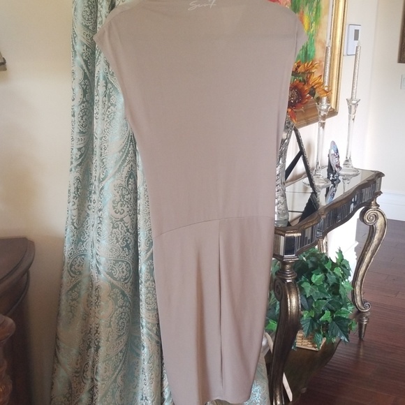 Dress - Picture 6 of 7